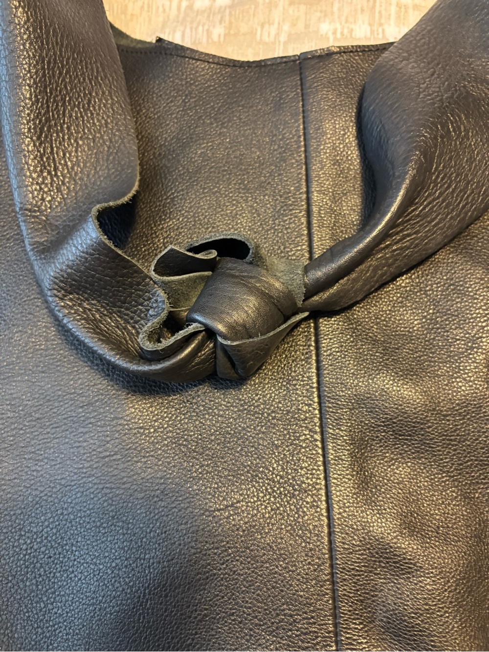 Risa Classic knot Black Leather Hobo Shoulder Bag - Picture 9 of 9